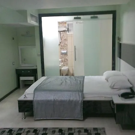 Halley Hotel 3*