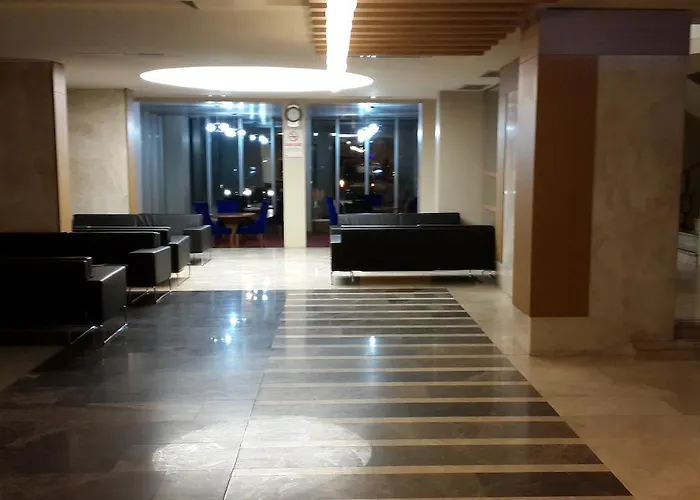 Halley Деницли