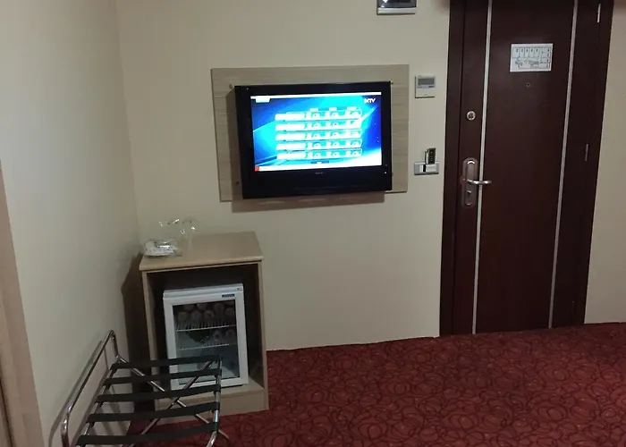 Halley Деницли